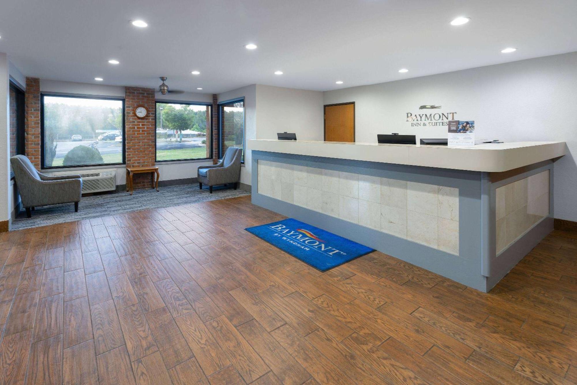 Baymont By Wyndham Lagrange Hotel Luaran gambar