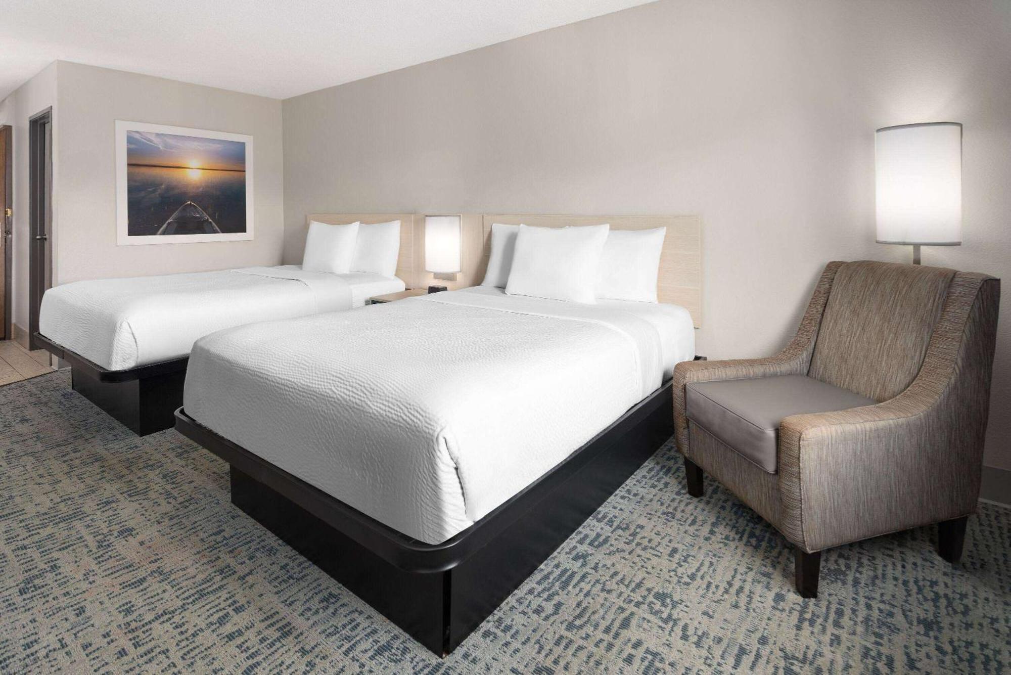 Baymont By Wyndham Lagrange Hotel Luaran gambar